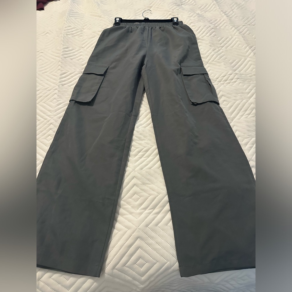 Gray pants, very light and only wore it once